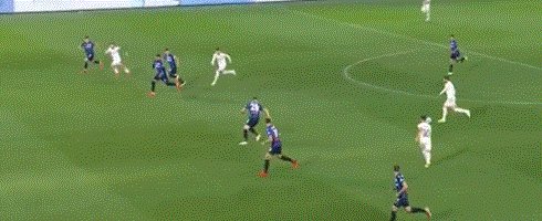 1633295194457029243.gif 世界杯官网指南-【意甲】队长28秒闪击 AC米兰被追2球客胜亚特兰大