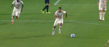 1633295126741006205.gif 世界杯官网指南-【意甲】队长28秒闪击 AC米兰被追2球客胜亚特兰大